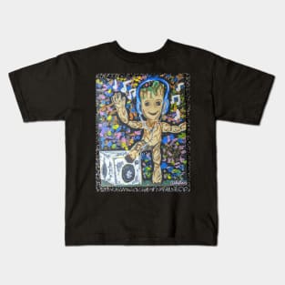 dancing groot Kids T-Shirt